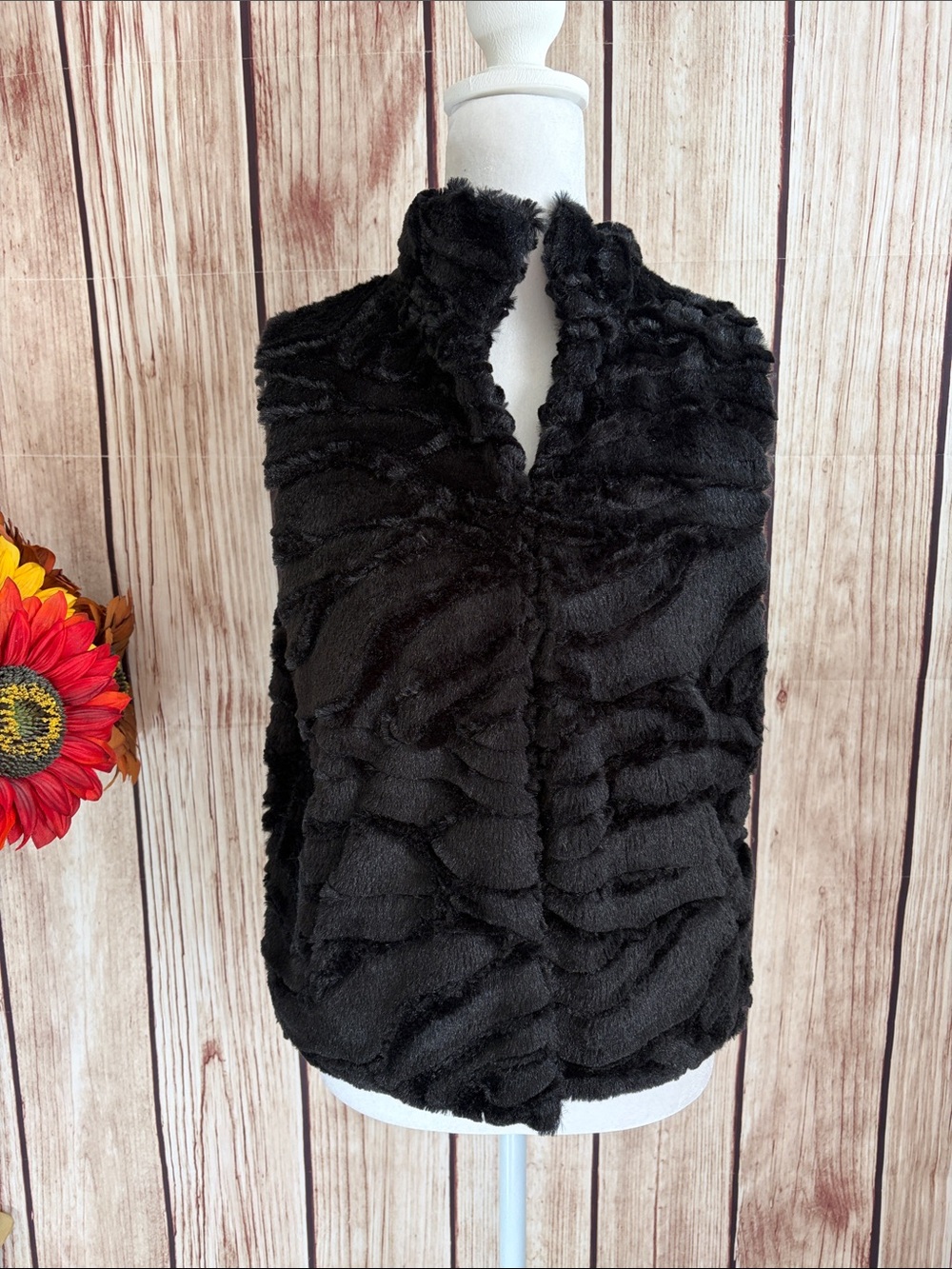 Betsey Johnson Warm Textured Black Faux Fur Vest with Black Lining - Picture 2 of 7